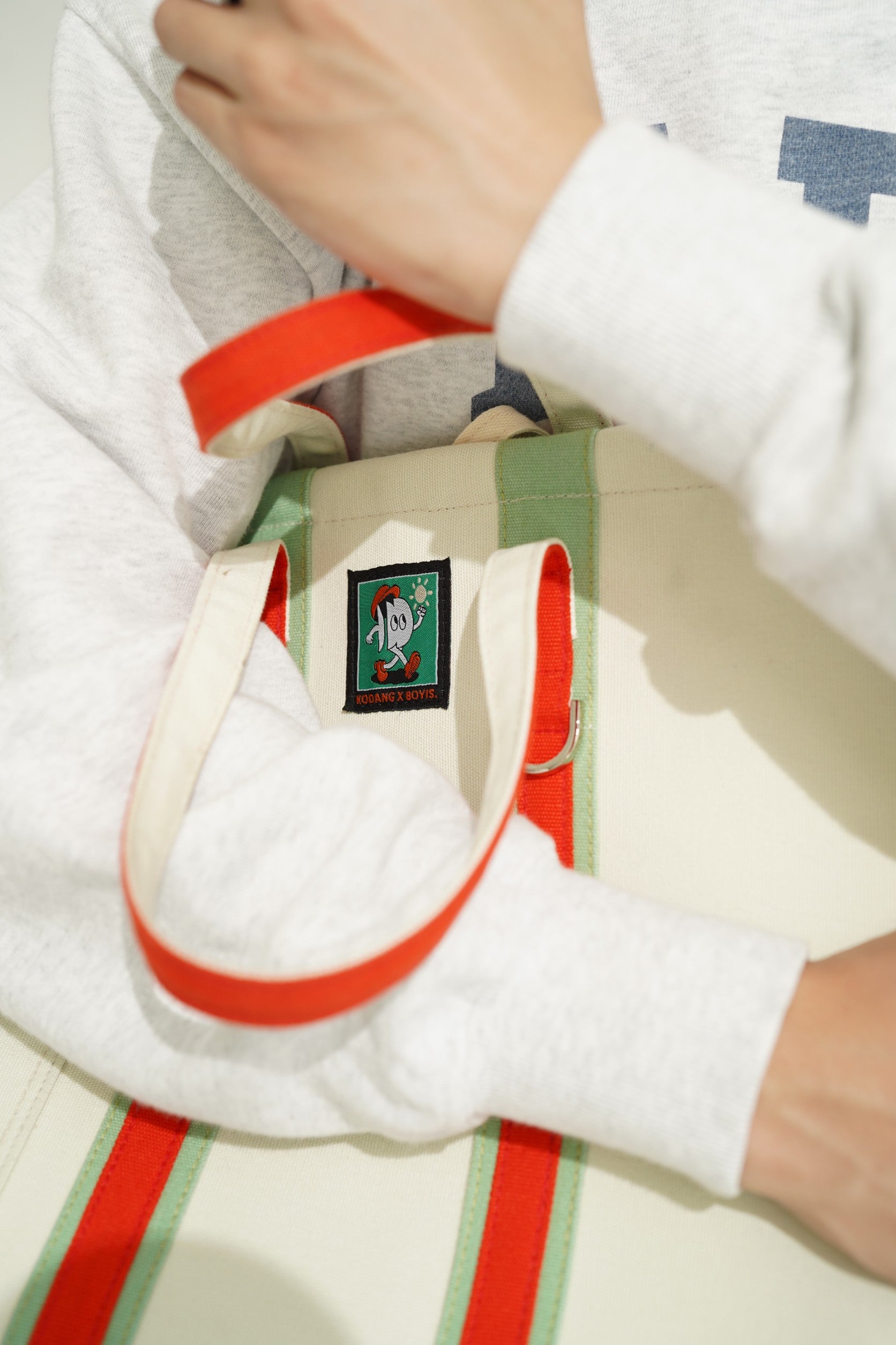 Handed Tote Bag (Collab Edition) Boyis x Kodangs
